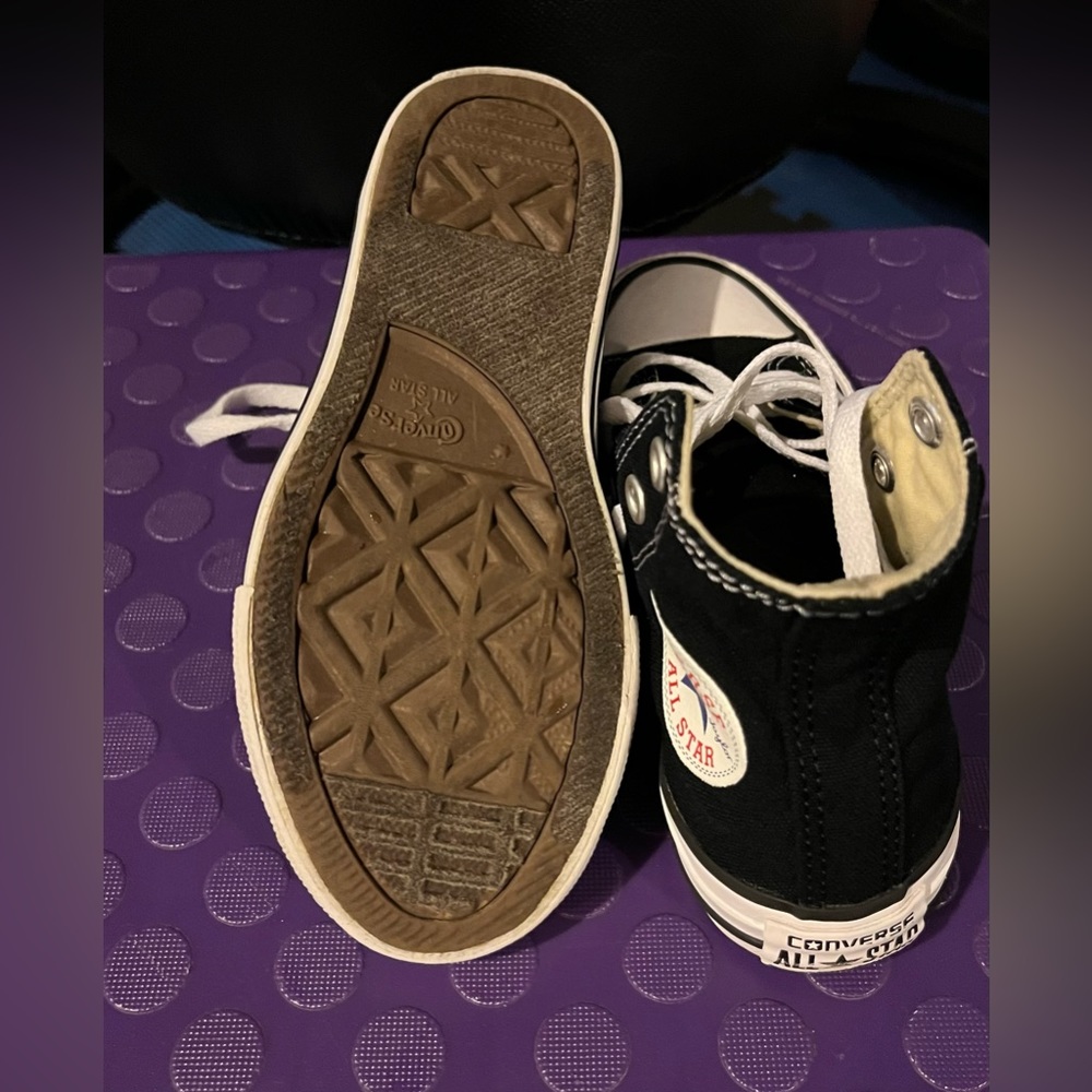 Converse - Picture 3 of 5